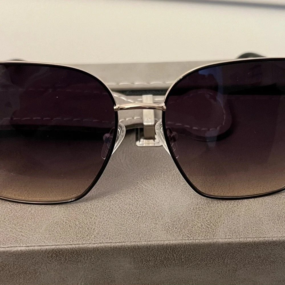Oscar de la Renta sunglasses